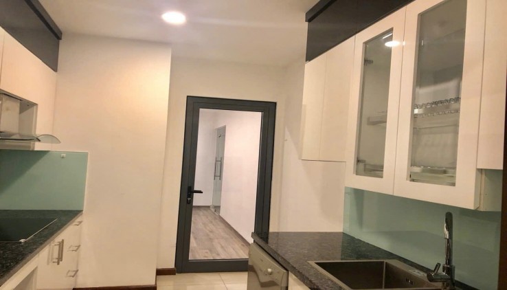 Kịch độc, bán căn hộ chung cư Ngoại Giao đoàn 110m2, 3 ngủ, 2 vệ sinh, BC thoáng, Full đồ